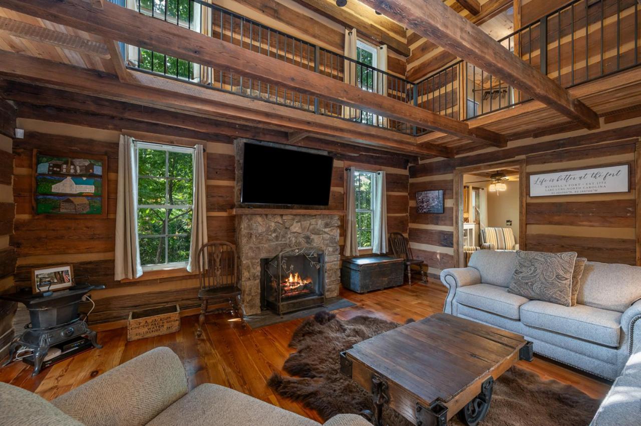 Russell'S Fort At White Oak Point: Historical Cabin On Lake Lure, Luxury, Direct Lake Access! Villa Ngoại thất bức ảnh