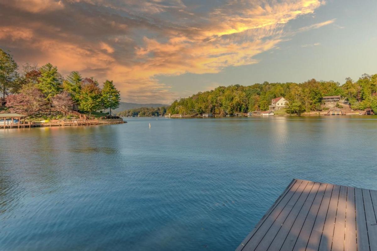Russell'S Fort At White Oak Point: Historical Cabin On Lake Lure, Luxury, Direct Lake Access! Villa Ngoại thất bức ảnh