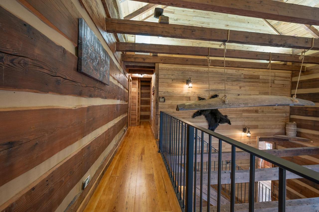 Russell'S Fort At White Oak Point: Historical Cabin On Lake Lure, Luxury, Direct Lake Access! Villa Ngoại thất bức ảnh